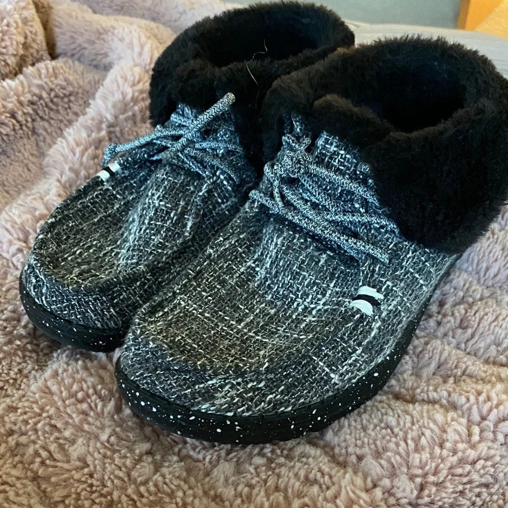 Hey Dudes size 6 - Picture 1 of 8